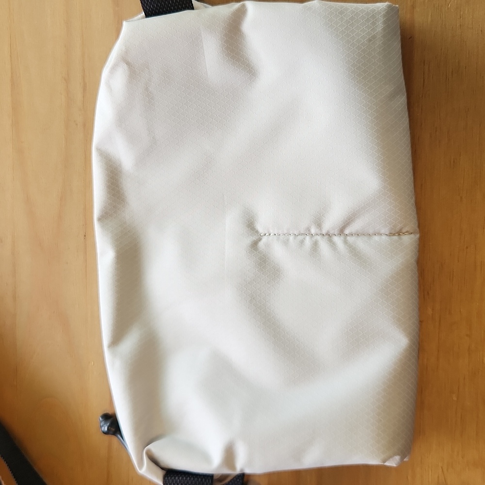 Bellroy Lite Sling - Picture 11 of 13